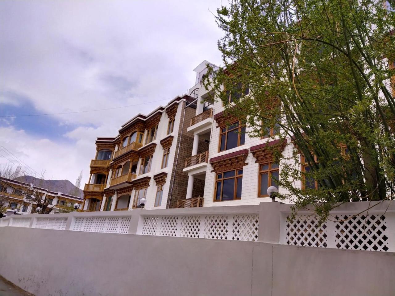 Kanishka Hotel Ladakh By Lexstays Leh Extérieur photo